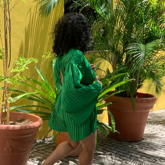 Pleated Green Romper - Picture 6 of 7